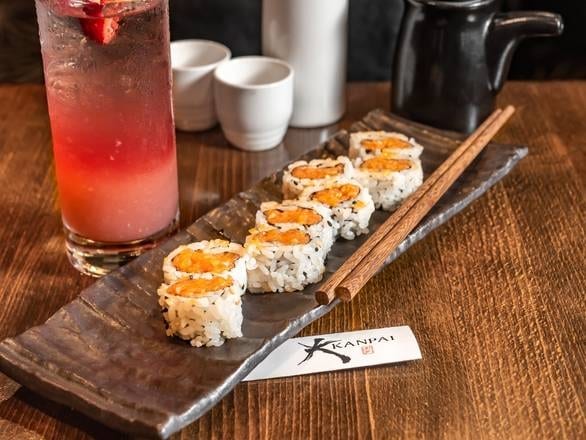 SPICY SALMON ROLL.